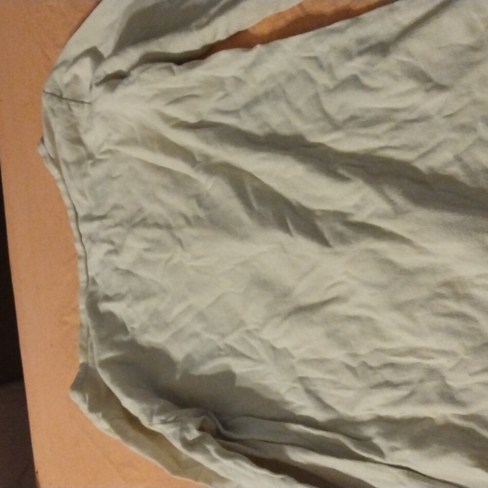 Shrit - Picture 2 of 2